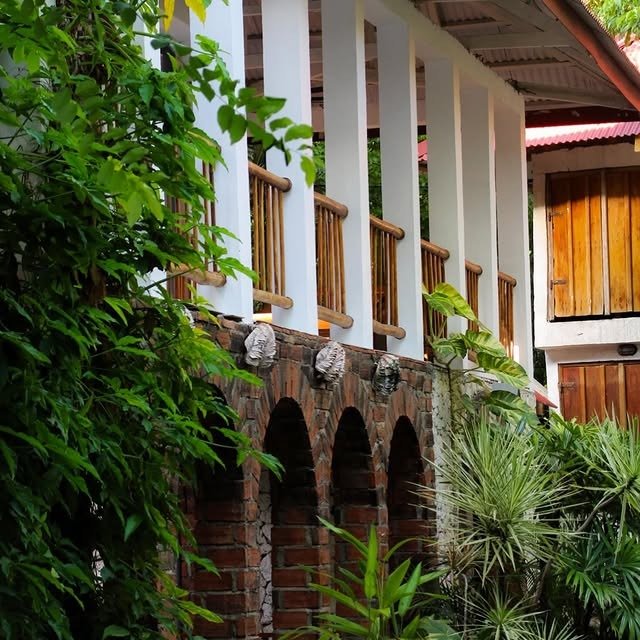 Enjoy a Peaceful Tropical Getaway at Mangga Lodge